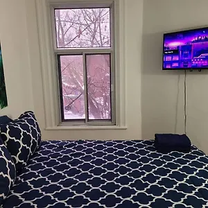 400$/week // B // Full Kitchen , Montreal Canada
