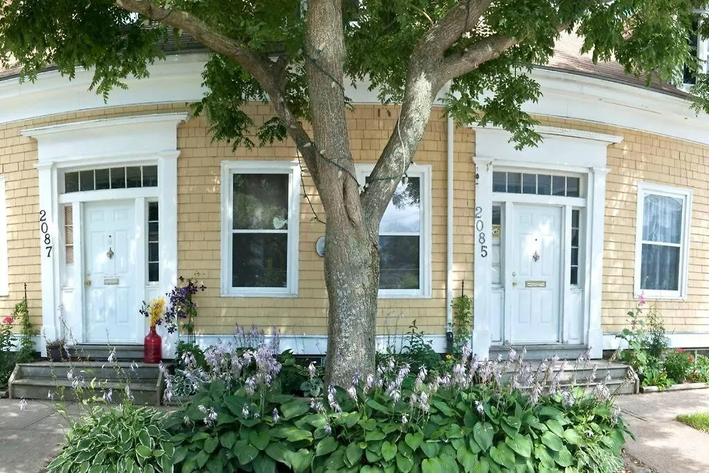 Downtown One Bedroom/Historic Bauer Terrace Halifax